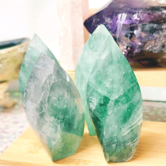 Green Fluorite Flame, Crystals, Quartz, home, decore, mermaidcore - Picture 2 of 4